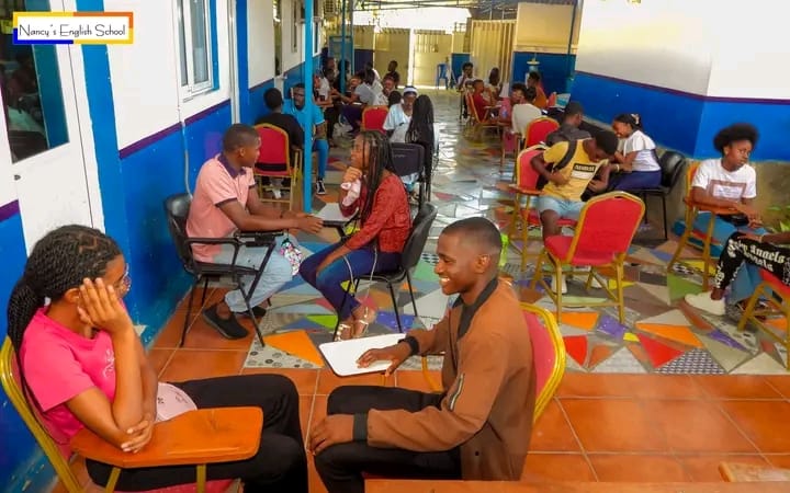 Nancy School Celebra o Sucesso dos Alunos com Cerimónia de Certificação